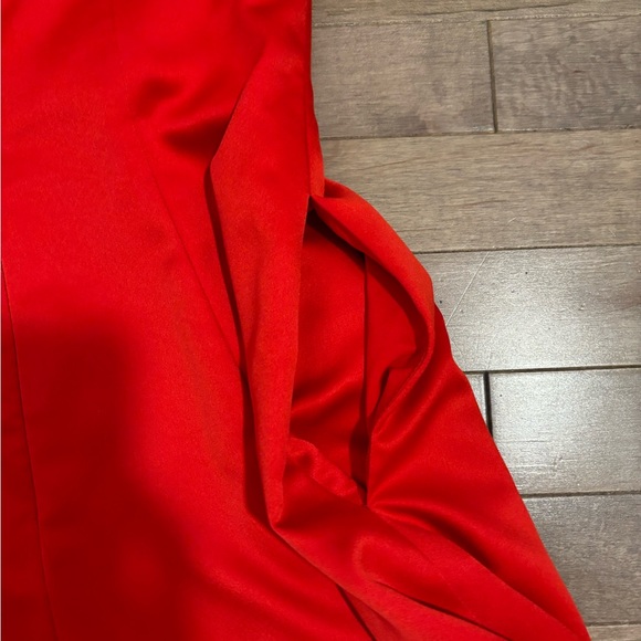 Badgley Mischka Red Scallop Off the Shoulder Dress size 4 - Picture 8 of 9